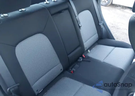 2018 Hyundai Kona Se z USA, uszkodzony, nr VIN KM8K1CAA2JU136361